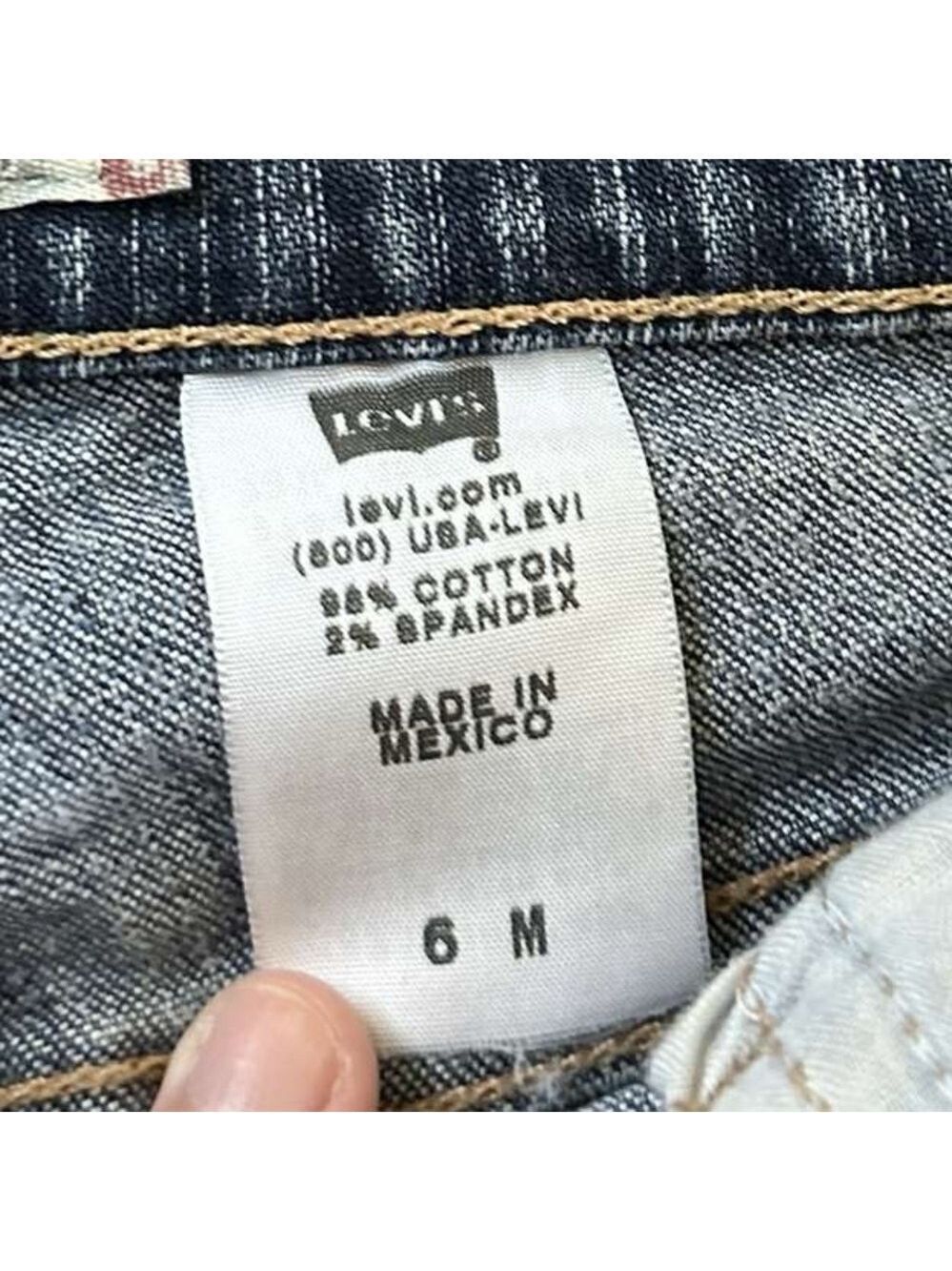 LEVIS-Vintage 550 bootcut jeans, size 6-EUC - Picture 7 of 14